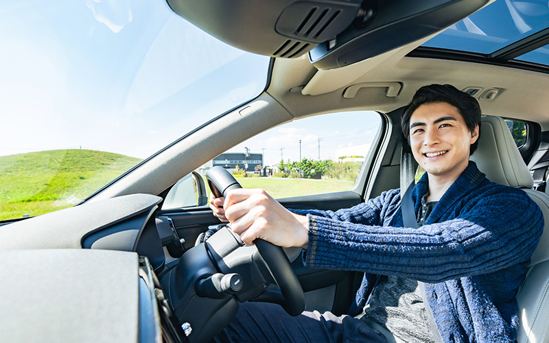 高い透明性でフロントガラスにも貼付可能
