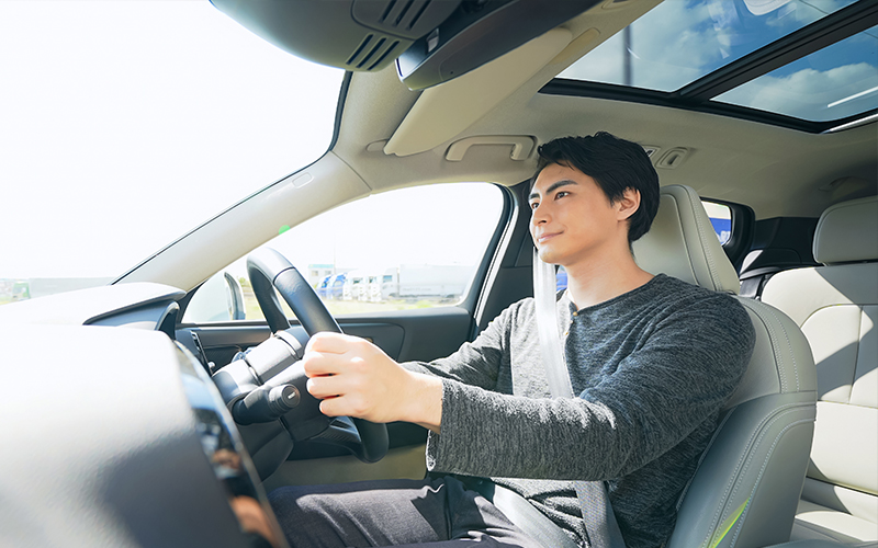 頭上からの熱を抑える