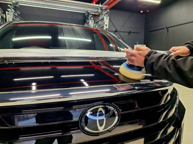 アルファード新車研磨