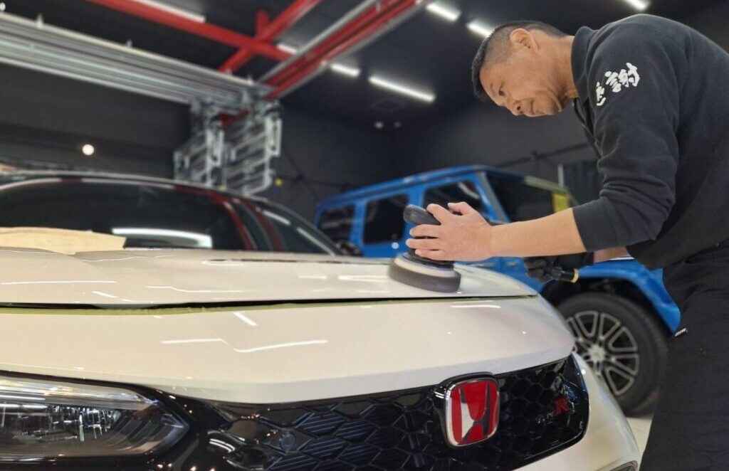 新車コーティングに関するよくある質問に答えていくイメージ