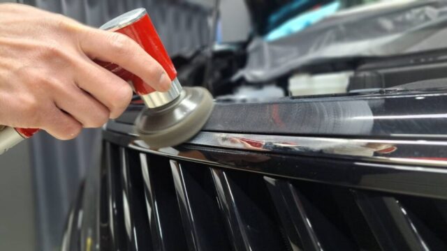 セレナ新車研磨